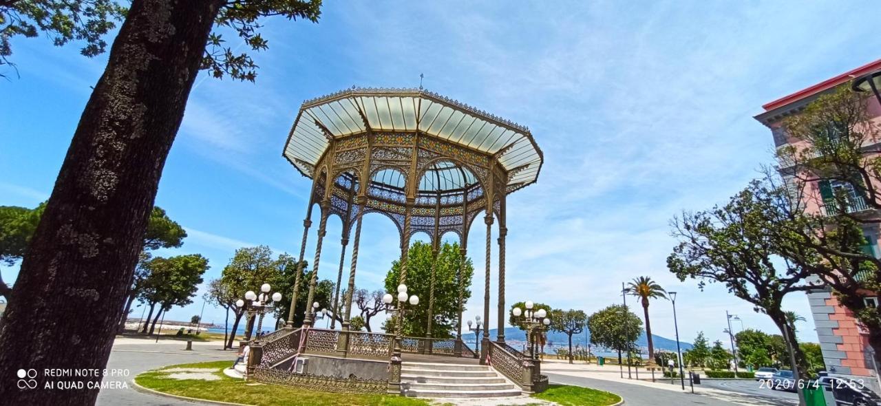 La Villa Degli Dei - Guest House Castellammare di Stabia Exteriör bild