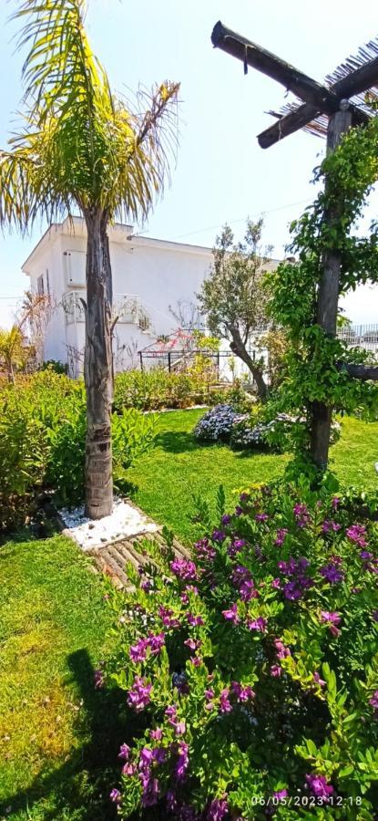 La Villa Degli Dei - Guest House Castellammare di Stabia Exteriör bild