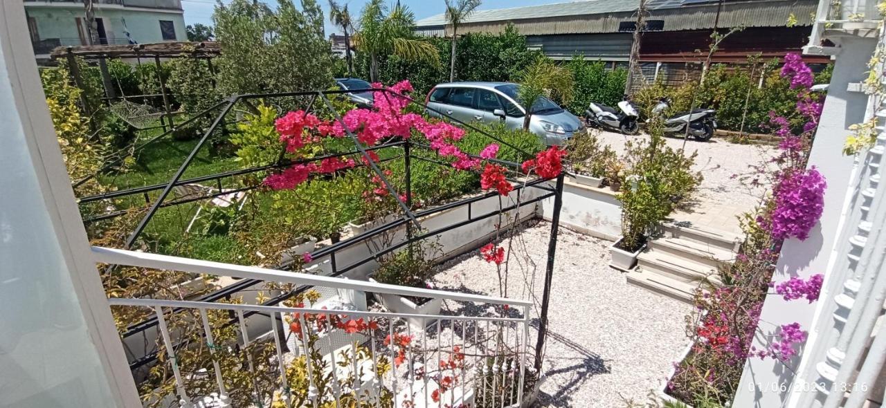 La Villa Degli Dei - Guest House Castellammare di Stabia Exteriör bild