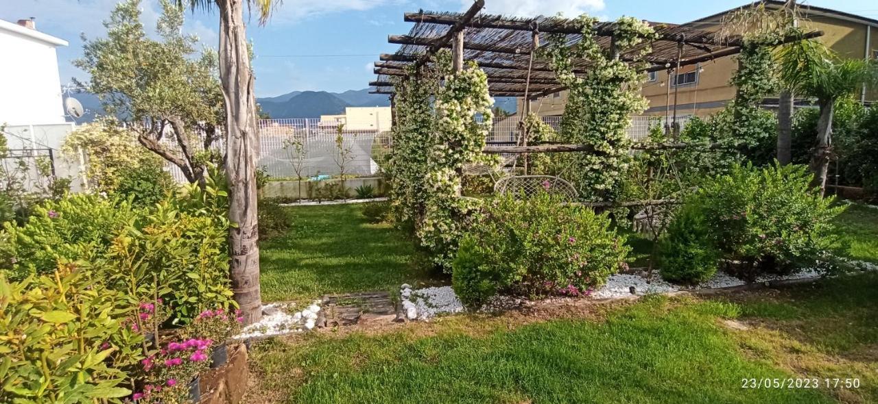 La Villa Degli Dei - Guest House Castellammare di Stabia Exteriör bild