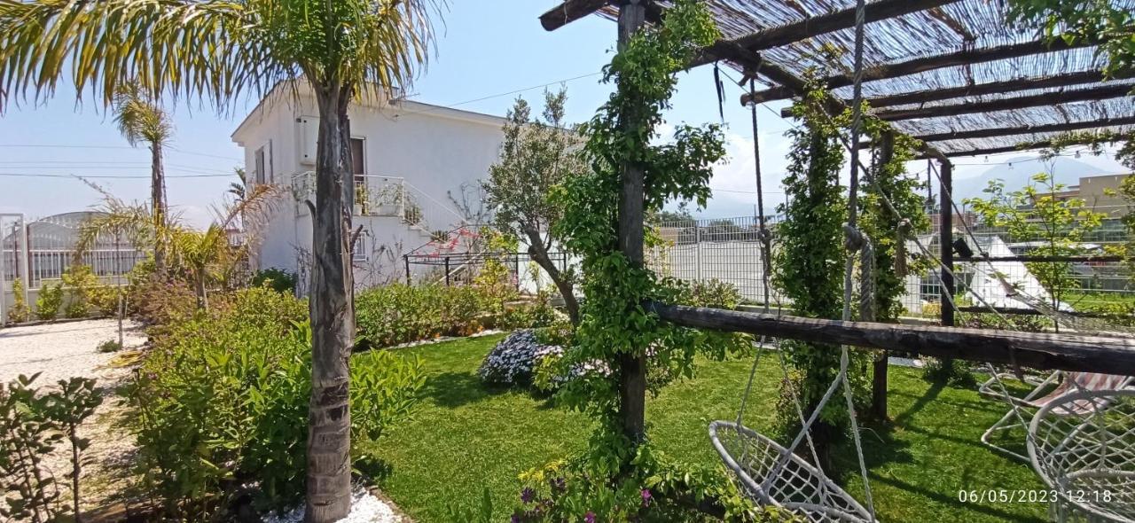 La Villa Degli Dei - Guest House Castellammare di Stabia Exteriör bild